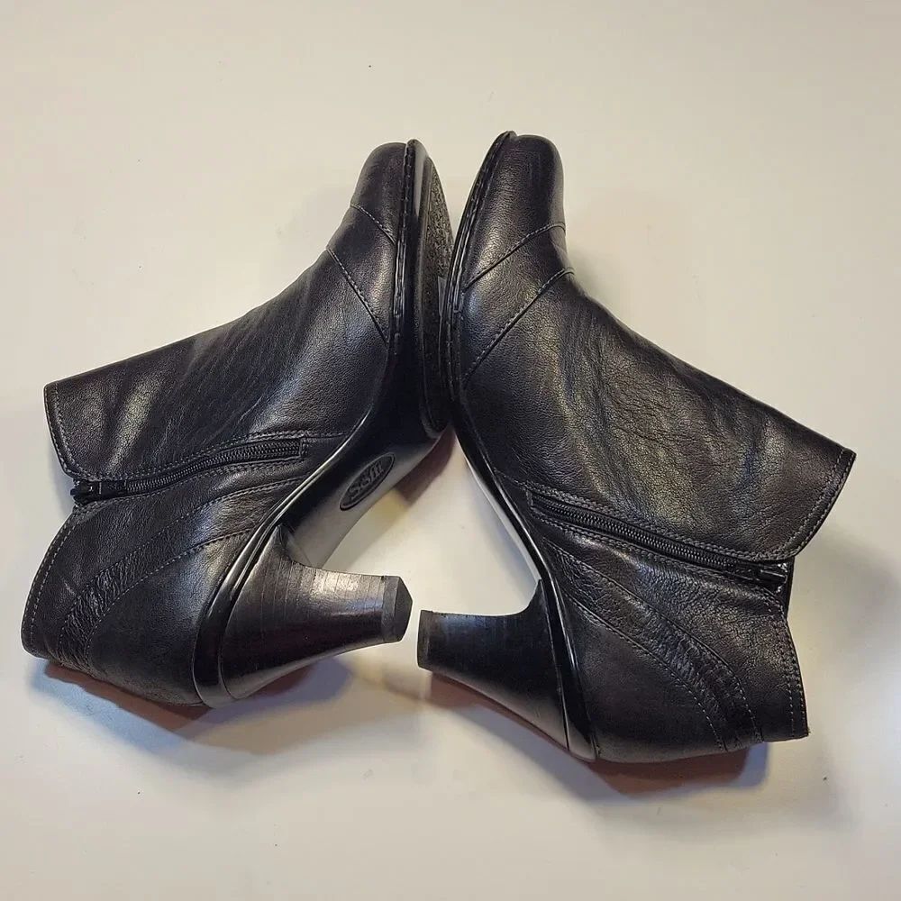 SOFFT ROUND TOE ZIP CLOSURE ANKLE BOOTIES - Picture 9 of 15